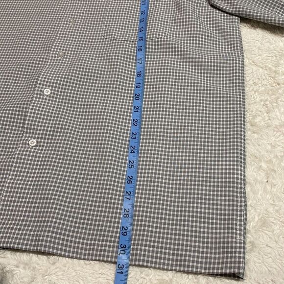 Haggar Short Sleeve Checkered Buttonup Collared Shirt - Picture 5 of 7